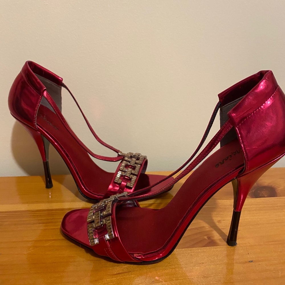Marciano red shiny, Jewel detail stilettos size 7